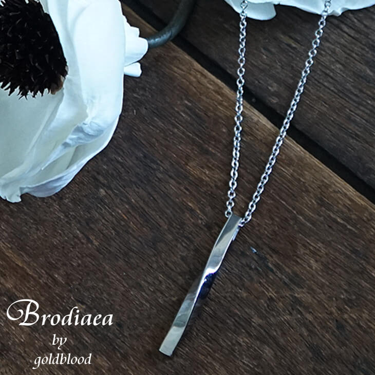 ツイストピラーネックレス