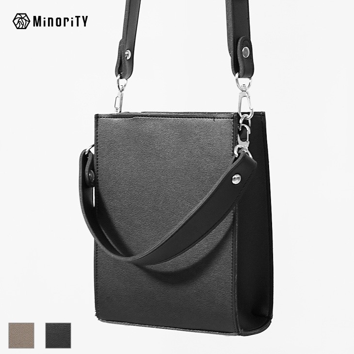 PUスクエアショルダーバッグ