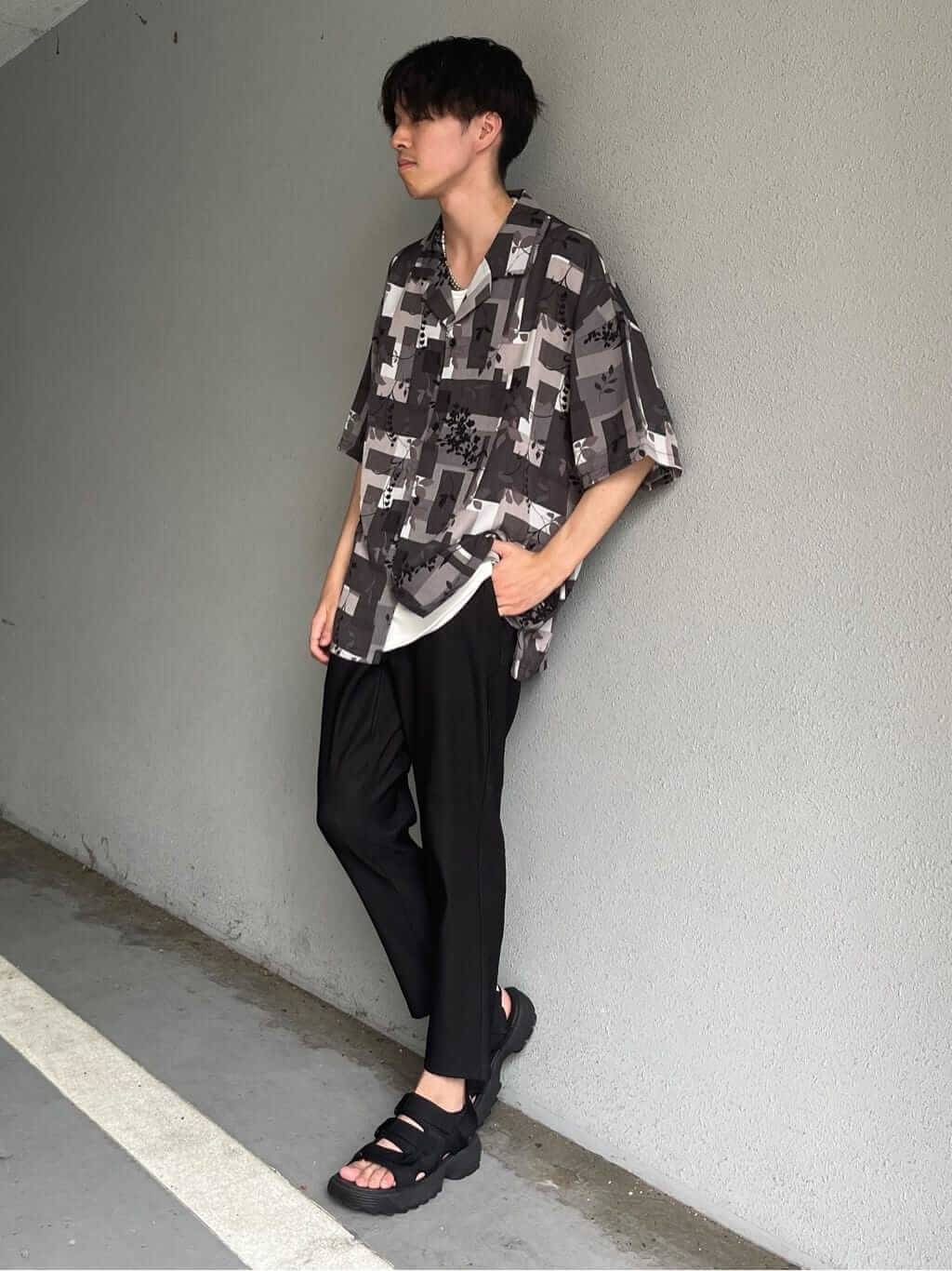 細身男子ファッションコーデ