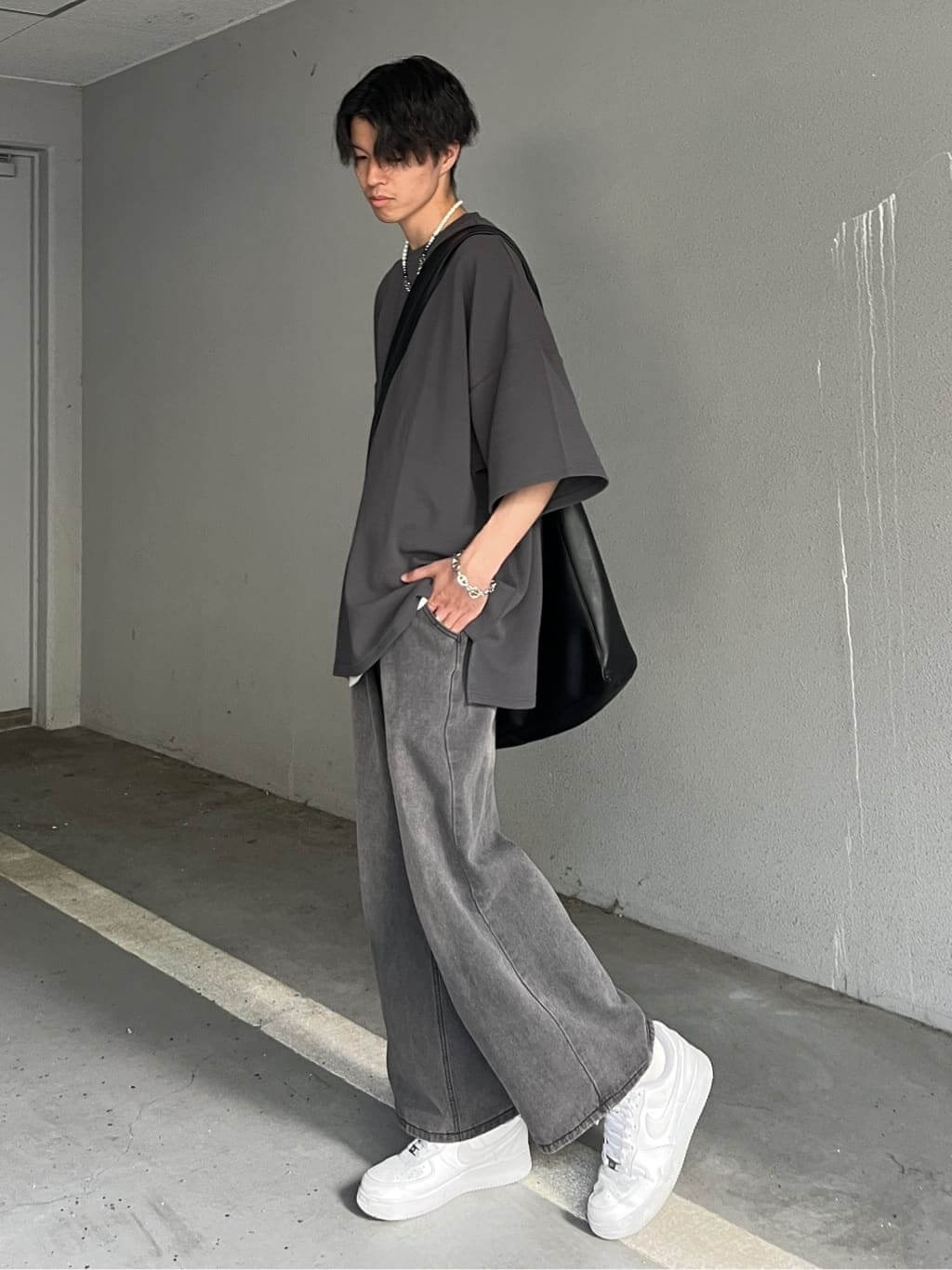 細身男子ファッションコーデ