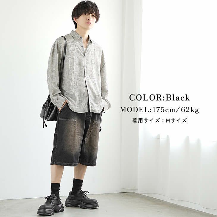 ライトグレー柄シャツとブラウンバミューダの夏コーデ