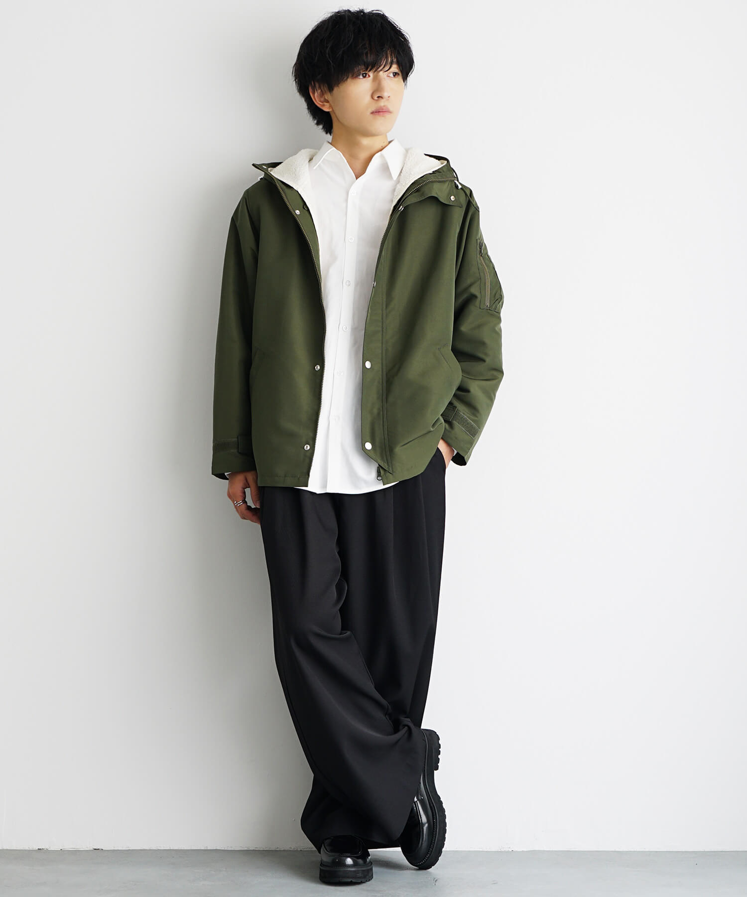 最高気温15度前後：インナーを軽くした軽快な着こなし