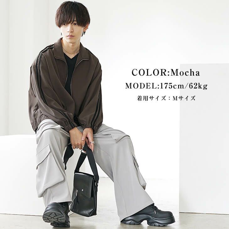 抜け感×実用性がちょうどいい軽量ブルゾン