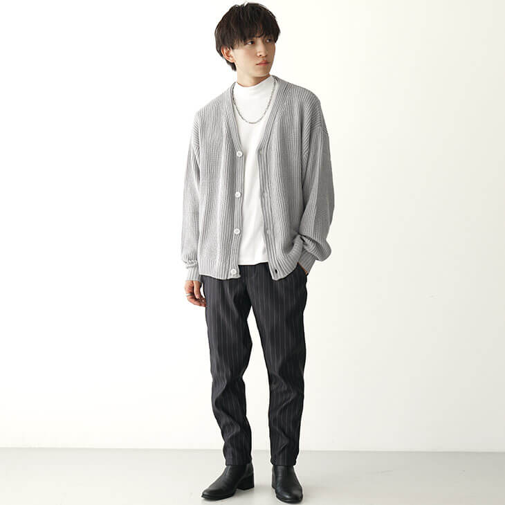 裏起毛パンツメンズコーデ