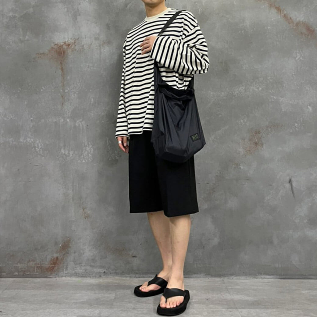 ボーダーTシャツ×ショートパンツ