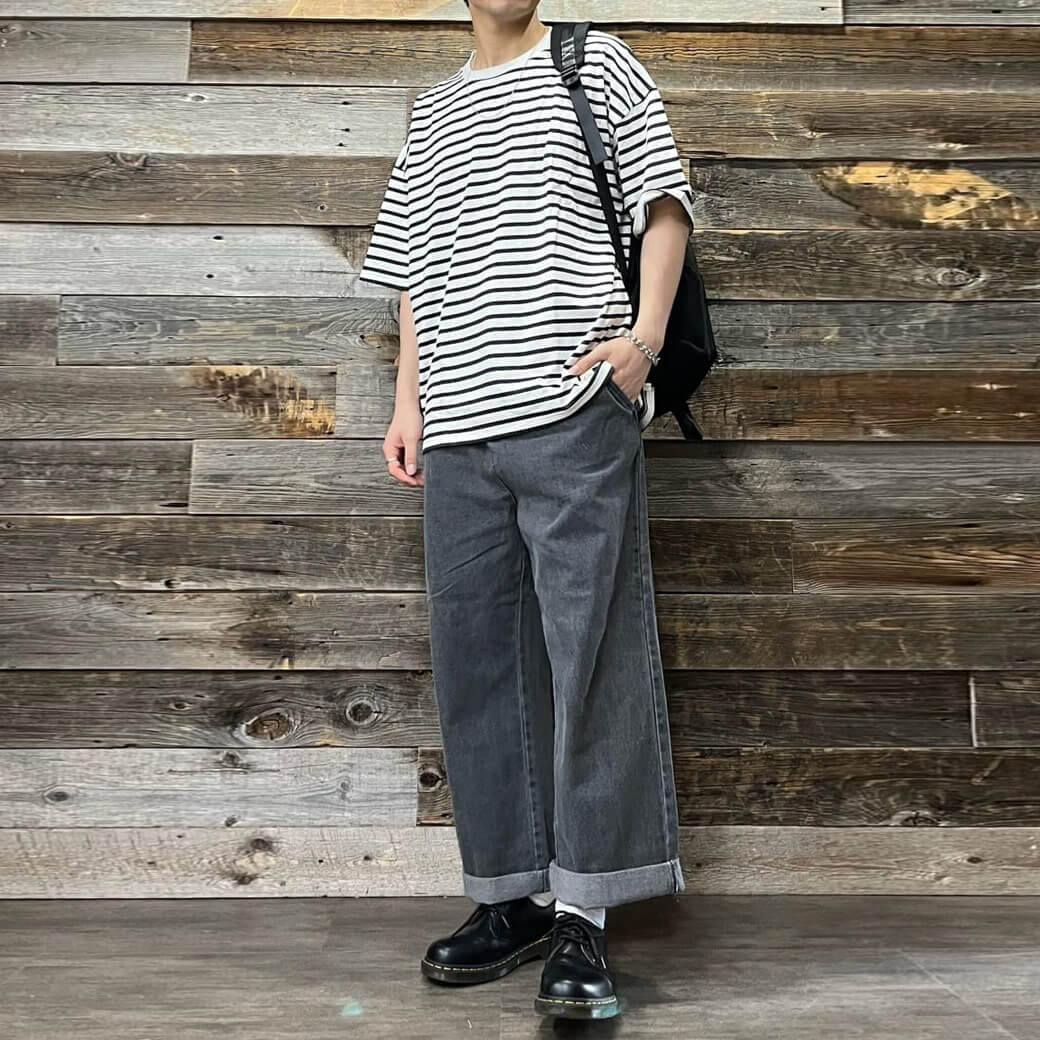 モノトーン＋1色でコーデをまとめる