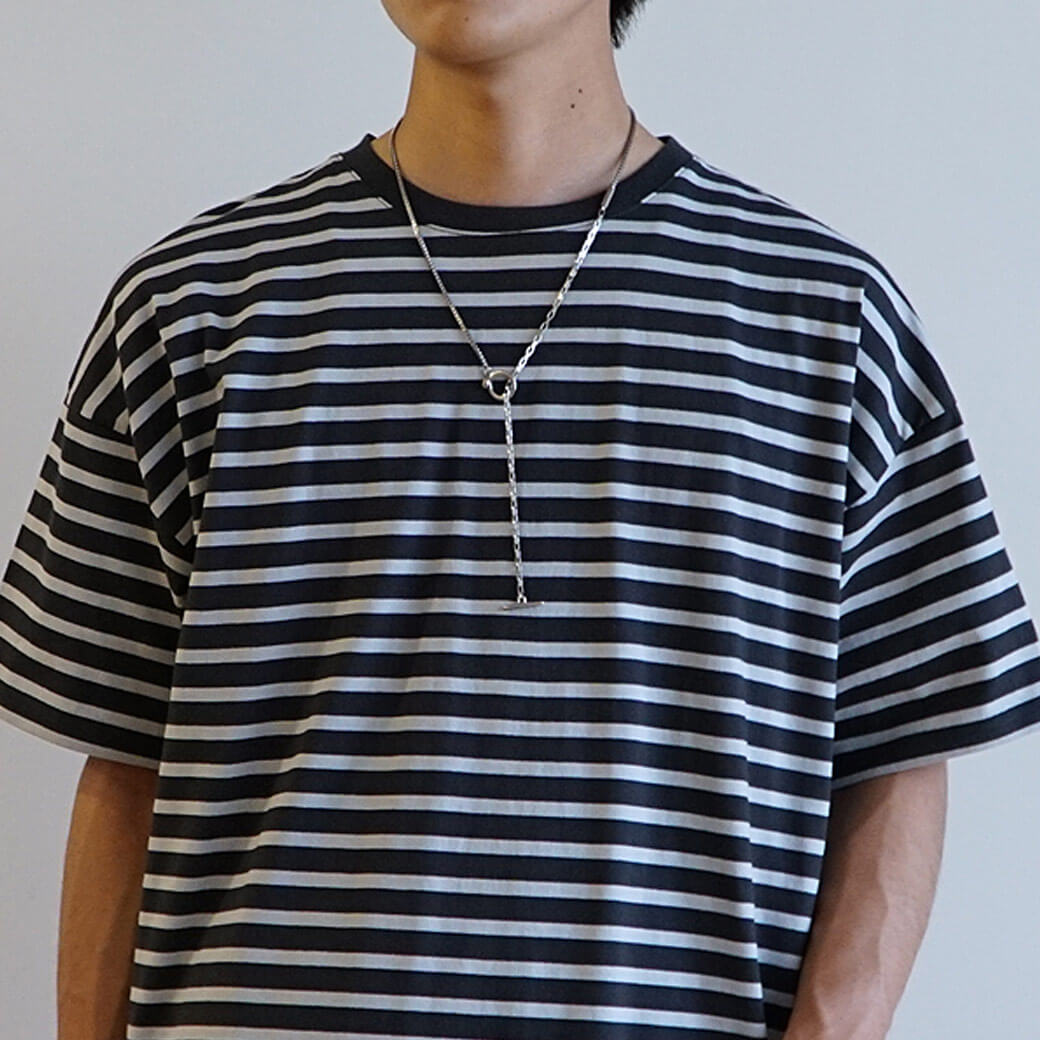 細ピッチのボーダー