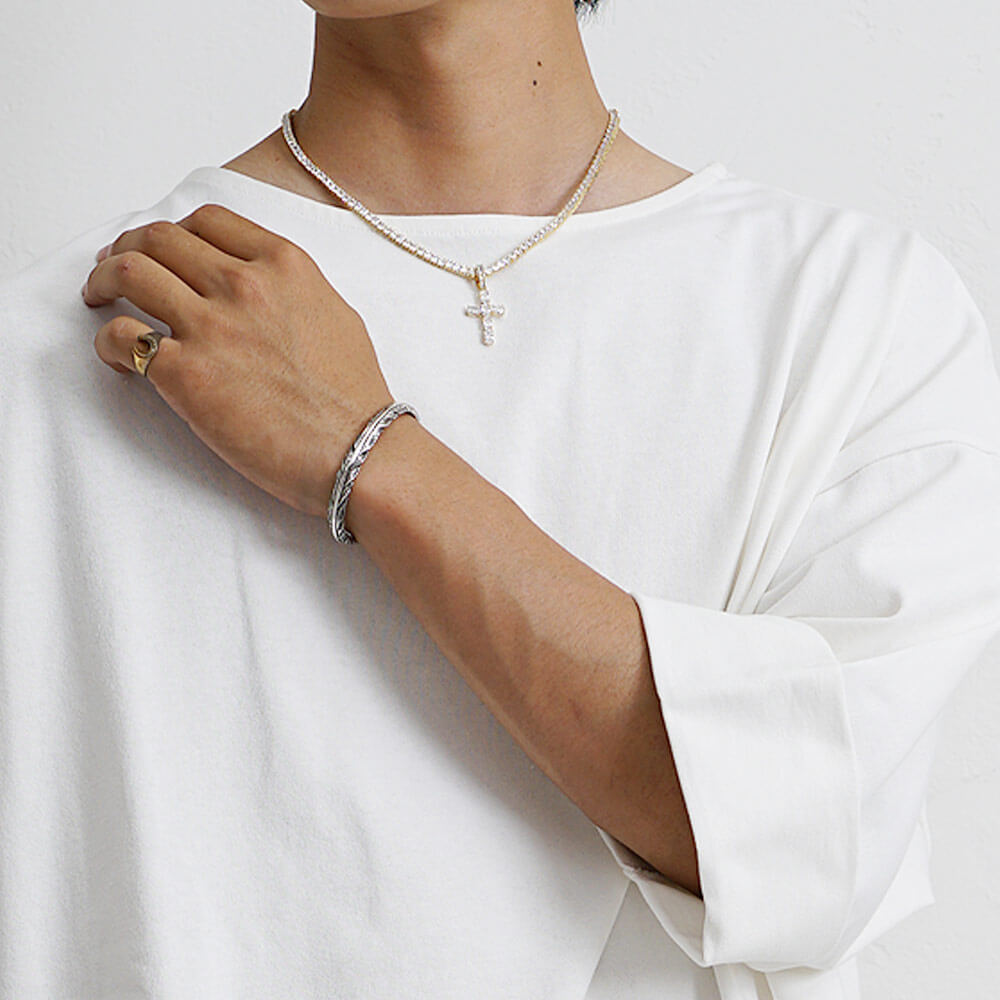 服装と合ってなくてダサい