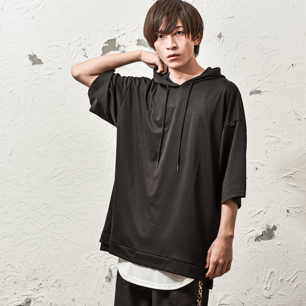 タンクトップでレイヤード