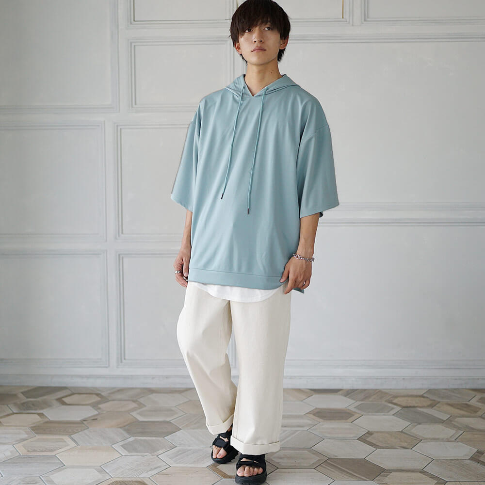 半袖スウェットパーカー×ワイドデニム