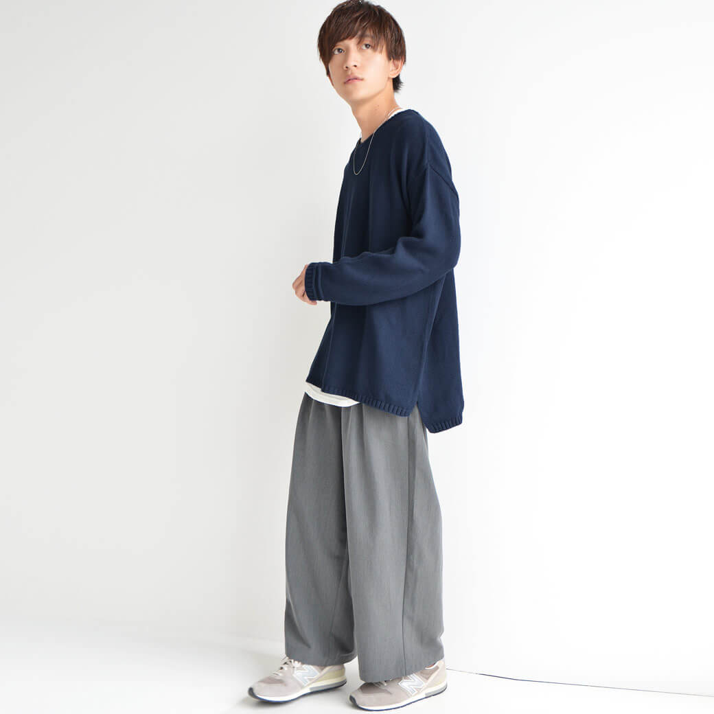 ネイビーニットでつくる上品コーデ