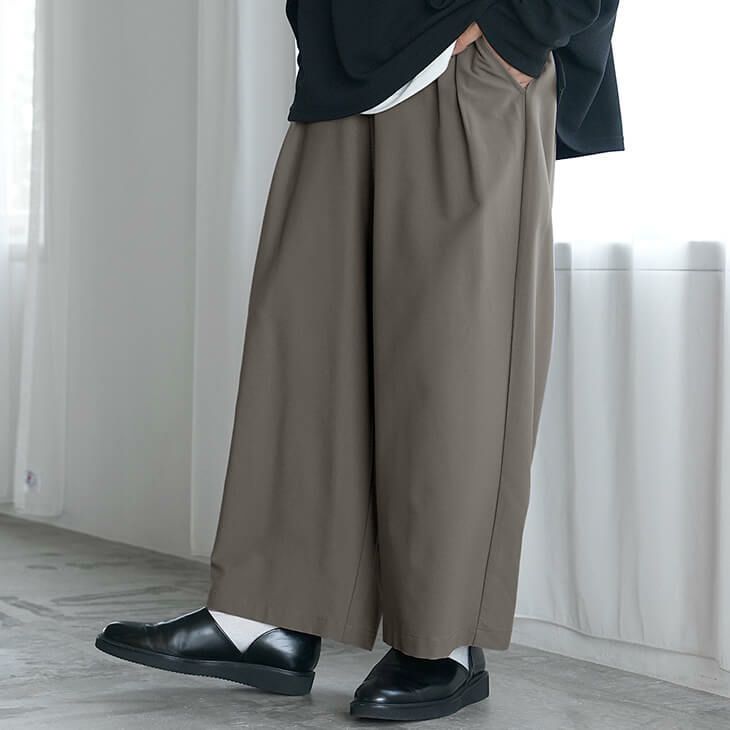 タックパンツメンズコーデ