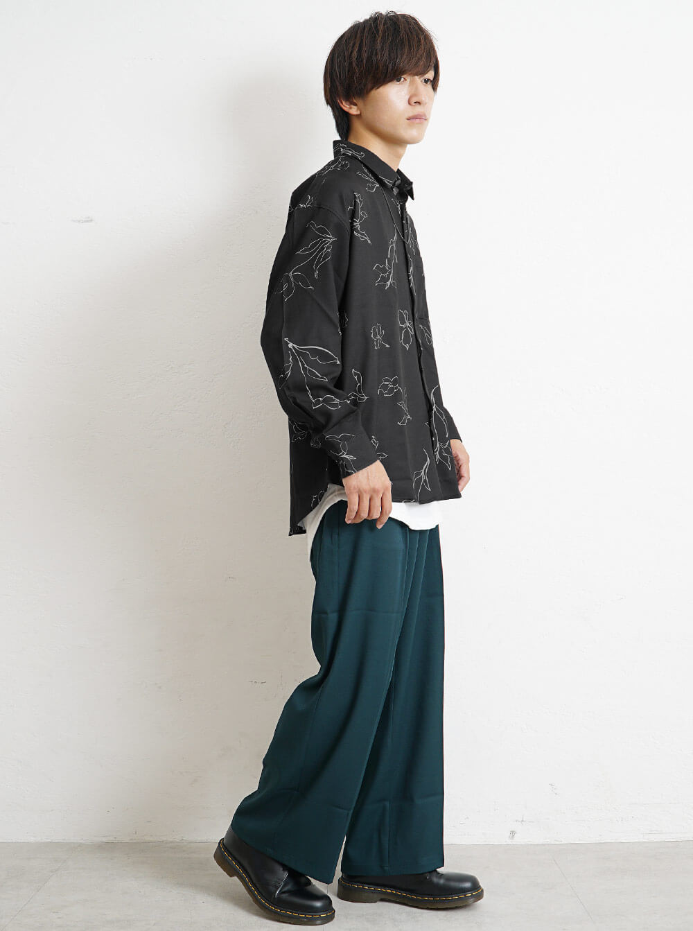 大人の柄シャツモードコーデ